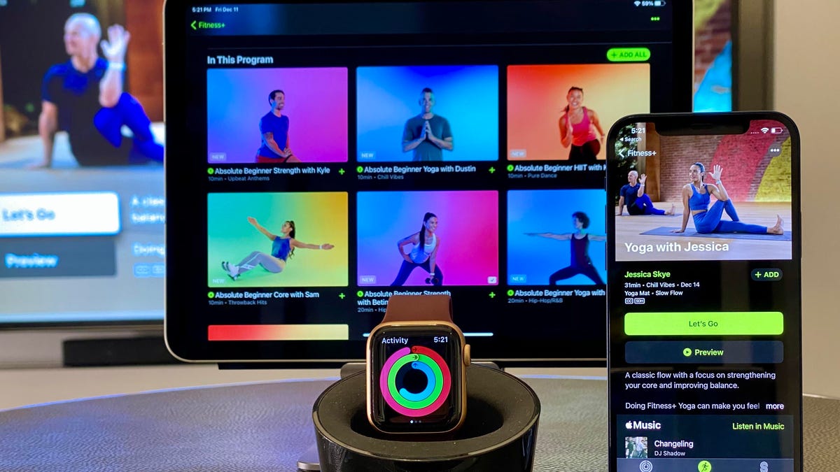 أفضل تطبيقات اللياقة البدنية عبر الاشتراكات لعام 2026: دليلك للحفاظ على رشاقتك من المنزل