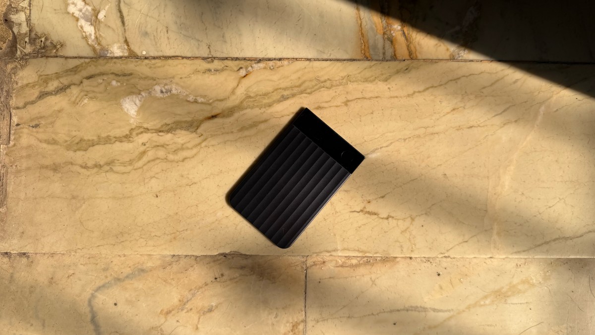 أجهزة تدوين الملاحظات بالذكاء الاصطناعي: ثورة في تسجيل وتلخيص الاجتماعات الشخصية