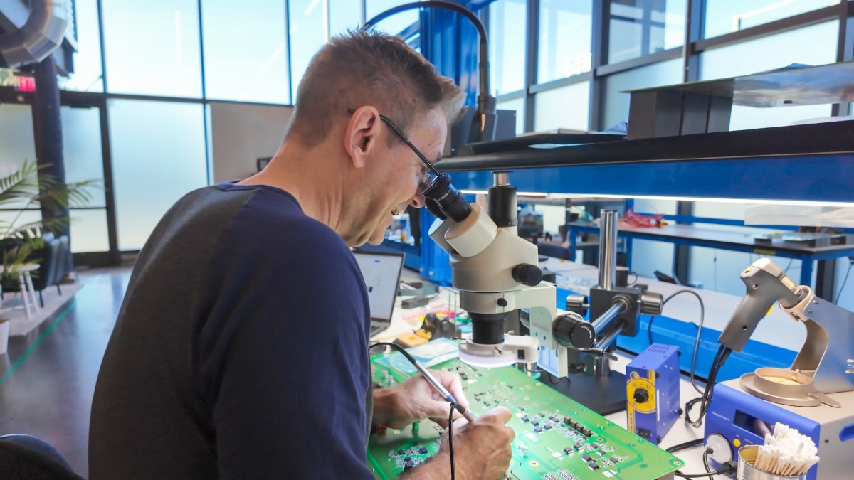 طفرة مراكز بيانات الذكاء الاصطناعي تنعش أعمال “ريدوود” في تخزين الطاقة