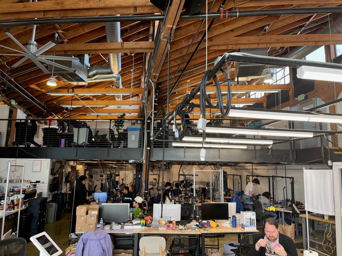 شركة “فيزيكال إنتليجنس” في مفاوضات لجمع مليار دولار لرفع تقييمها إلى 11 مليار دولار